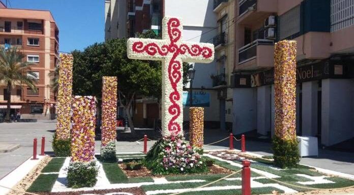 Las Cruces de Mayo salen a las calles de València esta semana
