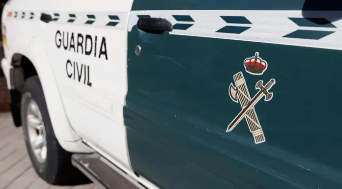 Un hombre muere apuñalado en una reyerta en una nave ocupada en Aldaia Guardia Civil. banco. benetússer