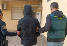 Detienen a cuatro hombres tras el robo en un bar de Oliva