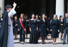 Las mejores imágenes de la Ofrenda de San Vicente por el centro de la ciudad