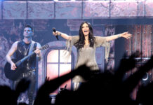 Laura Pausini deslumbra en el Roig Arena ante más de 12.000 asistentes