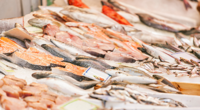 Retiran del mercado salmón ahumado por contaminación: marcas afectadas y síntomas de intoxicación Retiran del mercado salmón ahumado por contaminación: marcas afectadas y síntomas de intoxicación