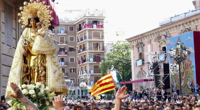 La Virgen de los Desamparados visitará una comisión fallera este fin de semana