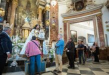 Día y hora del Besamanos a la Virgen de los Desamparados