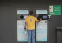 Mercadona empieza a pagar por reciclar botellas y latas en sus supermercados