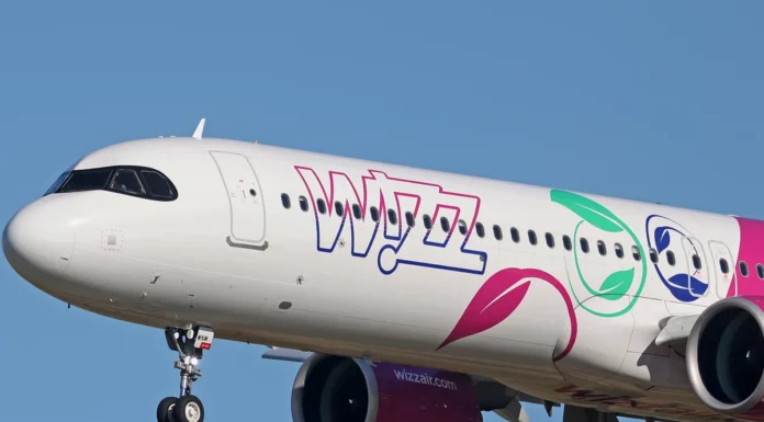 El aeropuerto de Valencia tendrá un nuevo destino para viajar este verano Wizz Air acelera en Valencia: más rutas, más pasajeros y precios low cost