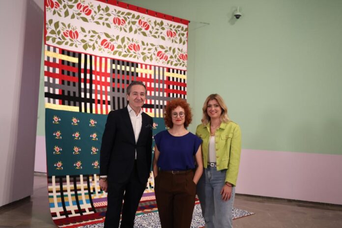 7televalencia-carme El CCCC convierte el bordado en protesta feminista con María Carbonell