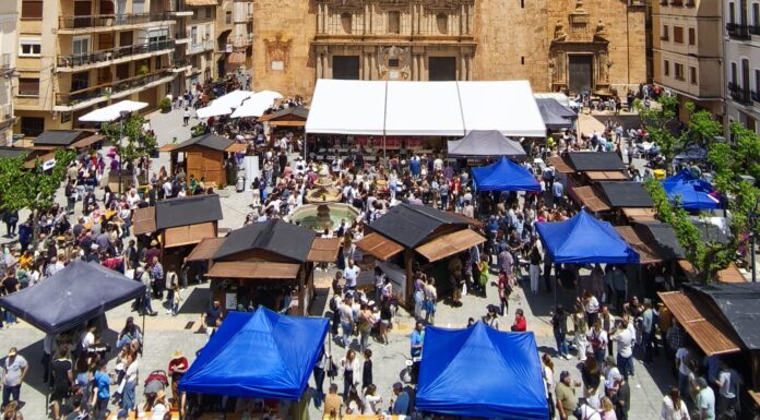 Plaza Mayor de Chelva durante Quesalia