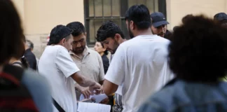 València refuerza Registro y Servicios Sociales ante el colapso por la regularización