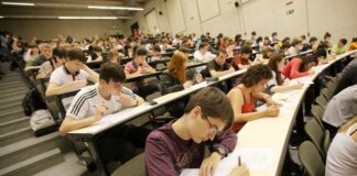 Profesores de Bachillerato amenazan con poner un 10 a todos los alumnos