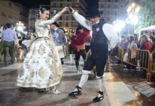Así ha sido la dansà con las Falleras Mayores de Valencia