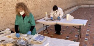 Treballs en el laboratori del Castell d'Alaquàs