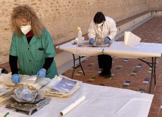 Treballs en el laboratori del Castell d'Alaquàs