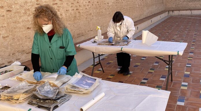 Treballs en el laboratori del Castell d'Alaquàs