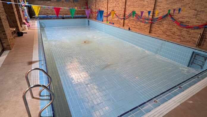 7televalencia Futura piscina cubierta municipal en el barrio de Campamento en Paterna Futura piscina coberta de Paterna