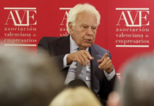 Felipe González visita Valencia y pide un adelanto electoral tras la imputación de Zapatero