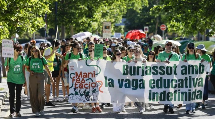 Una de las marchas docentes de la huelga