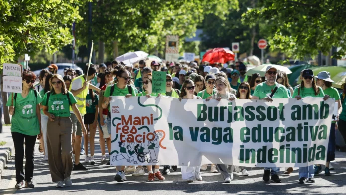 Una de las marchas docentes de la huelga