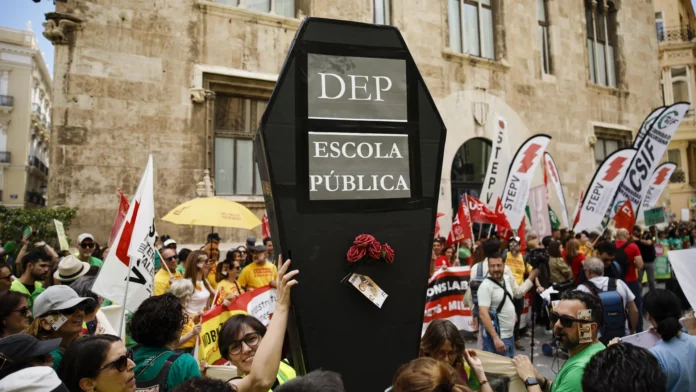 7televalencia huelga rss-efeb7d792a84784b8a7aae6929a810fa03f8f7a93caw Huelga de Educación. EFE
