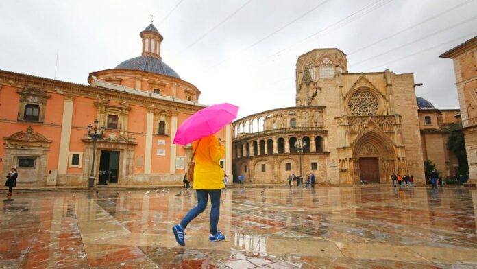 7televalencia-lluvias virgen Lluvias en la plaza de la Virgen