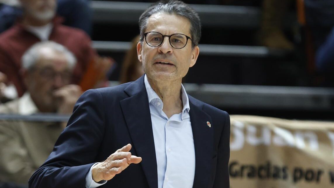 Pedro Martínez fue distinguido como Entrenador del Año de la EuroCup en 2017 y 2025, y de la EuroLiga en 2026, también con Valencia Basket.