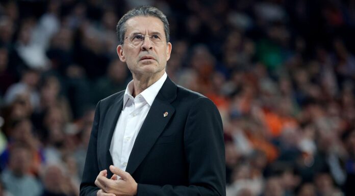 Pedro Martínez sigue haciendo historia al frente del Valencia Basket MIGUEL ÁNGEL POLO / AGENCIA EFE