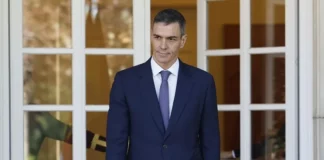 Pedro Sánchez en las puertas de Moncloa