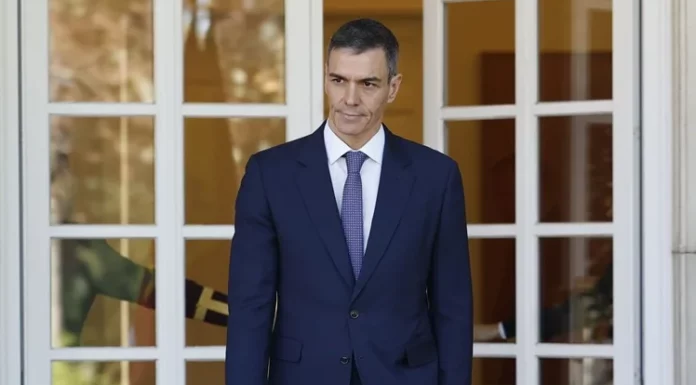 Pedro Sánchez en las puertas de Moncloa