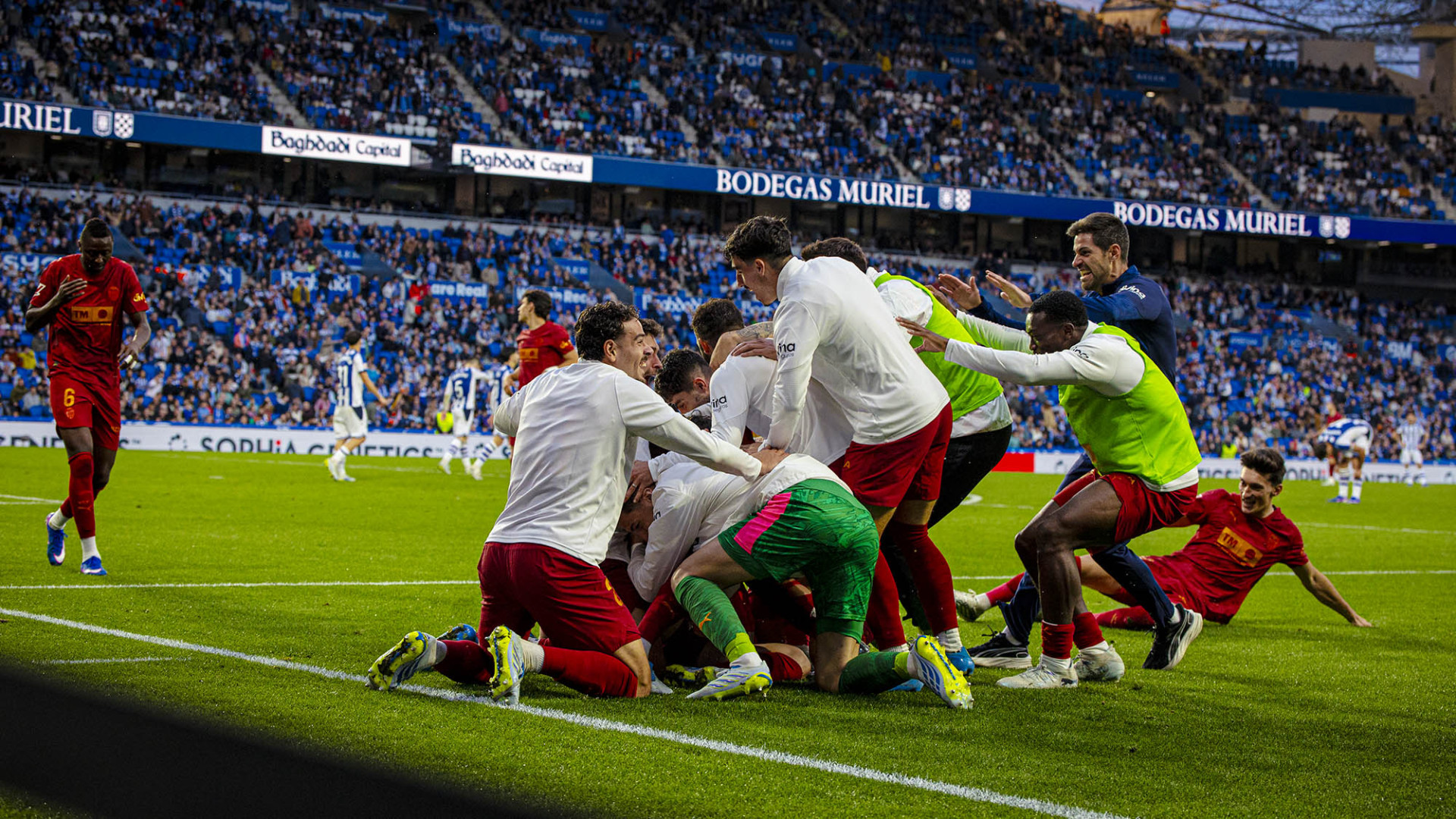 Celebración del Valencia CF frente a la Real Sociedad
