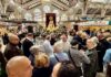 El Mercado Central realiza su tradicional ofrenda floral a la Geperudeta