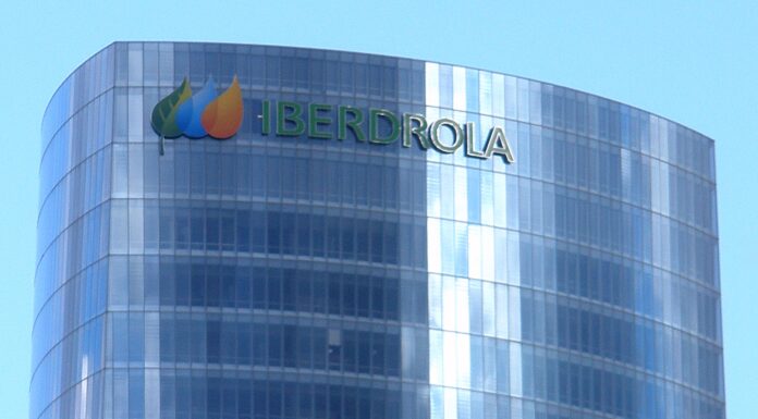 Iberdrola aporta más de 1.100 millones a la Comunitat Valenciana y acelera sus inversiones energéticas Iberdrola aporta más de 1.100 millones a la Comunitat Valenciana y acelera sus inversiones energéticas