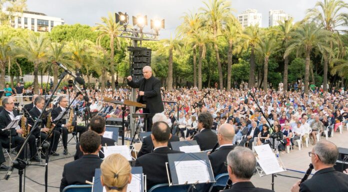 Concierto de la banda sinfónica municipal en los Jardines del Palau