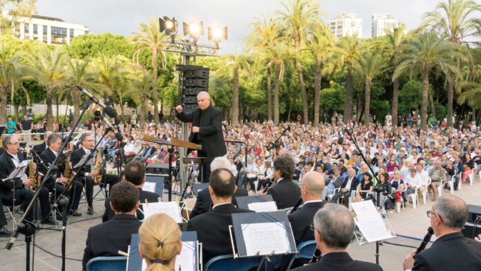 Concierto de la banda sinfónica municipal en los Jardines del Palau