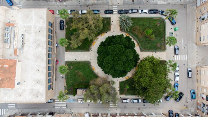 Foto plaça les Corts.jpg Plaça de les Corts de Catarroja