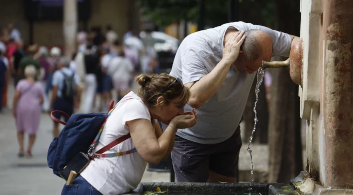 Alerta amarilla en Valencia por altas temperaturas que marcarán récord histórico en el mar