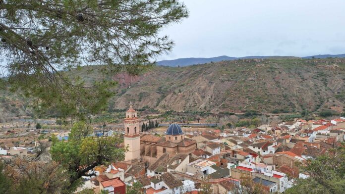 Gestalgar_desde_el_castillo Gestalgar, la escapada perfecta entre montañas y aguas cristalinas