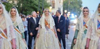 La Fallera Mayor de Valencia acompaña a la procesión de Stmo Cristo de la Fe / Fotofilmax - JCF