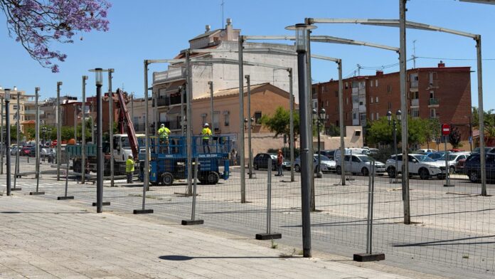 Inicio del montaje del cohetódromo en Paterna