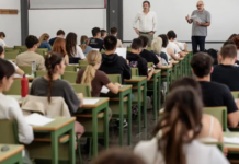La Selectividad, en riesgo por la amenaza de dimisión masiva de profesores: ¿Qué puede pasar con la PAU en Valencia? La PAU, en riesgo por la amenaza de dimisión de profesores
