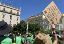 La comunidad educativa estalla en una nueva jornada de huelga: «Es insoportable, no podemos más» La comunidad educativa estalla en una nueva jornada de huelga: "Es insoportable, no podemos más"