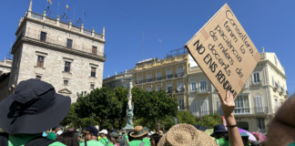 La comunidad educativa estalla en una nueva jornada de huelga: "Es insoportable, no podemos más"
