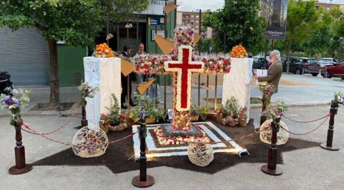 Las mejores Cruces de Mayo de 2026: todos los premios del concurso Cruz de Mayo decorada con flores en València durante el Concurso de Cruces de Mayo 2026
