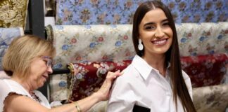 Espolín artesanal de las Falleras Mayores de València tejido en seda valenciana