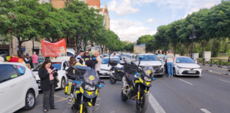 La huelga de taxis provoca cortes de tráfico y colapsos en el centro de Valencia