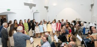 Belleas del Foc de Alicante junto a las Falleras Mayores de València 2026 en Junta Central Fallera