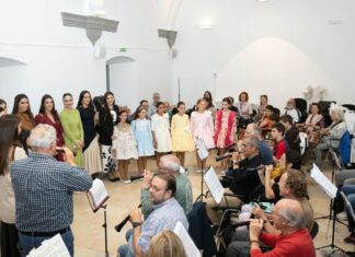 Belleas del Foc de Alicante junto a las Falleras Mayores de València 2026 en Junta Central Fallera