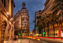 ¿Cuánto cuesta vivir solo en Valencia? Este es el salario que se necesita para llegar a fin de mes Exterior del Banco de Valencia.