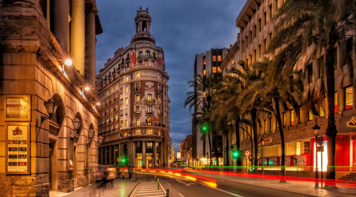 ¿Cuánto cuesta vivir solo en Valencia? Este es el salario que se necesita para llegar a fin de mes Exterior del Banco de Valencia.