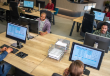Un giro laboral obliga a las empresas a compensar los festivos que caigan en sábado Un giro laboral obliga a las empresas a compensar los festivos que caigan en sábado