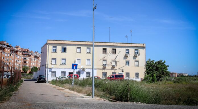 Torrent millora la il·luminació del carrer Mare de Déu de la Macarena